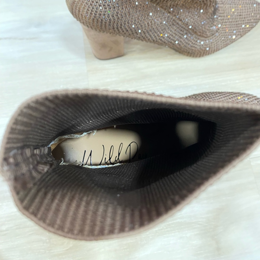 Wild Pair Baybe Brown Crystal Rhinestone Booties 3.5 inch Block Heels Size 5.5 - Picture 5 of 13
